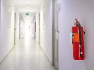estintore all'interno di un edificio